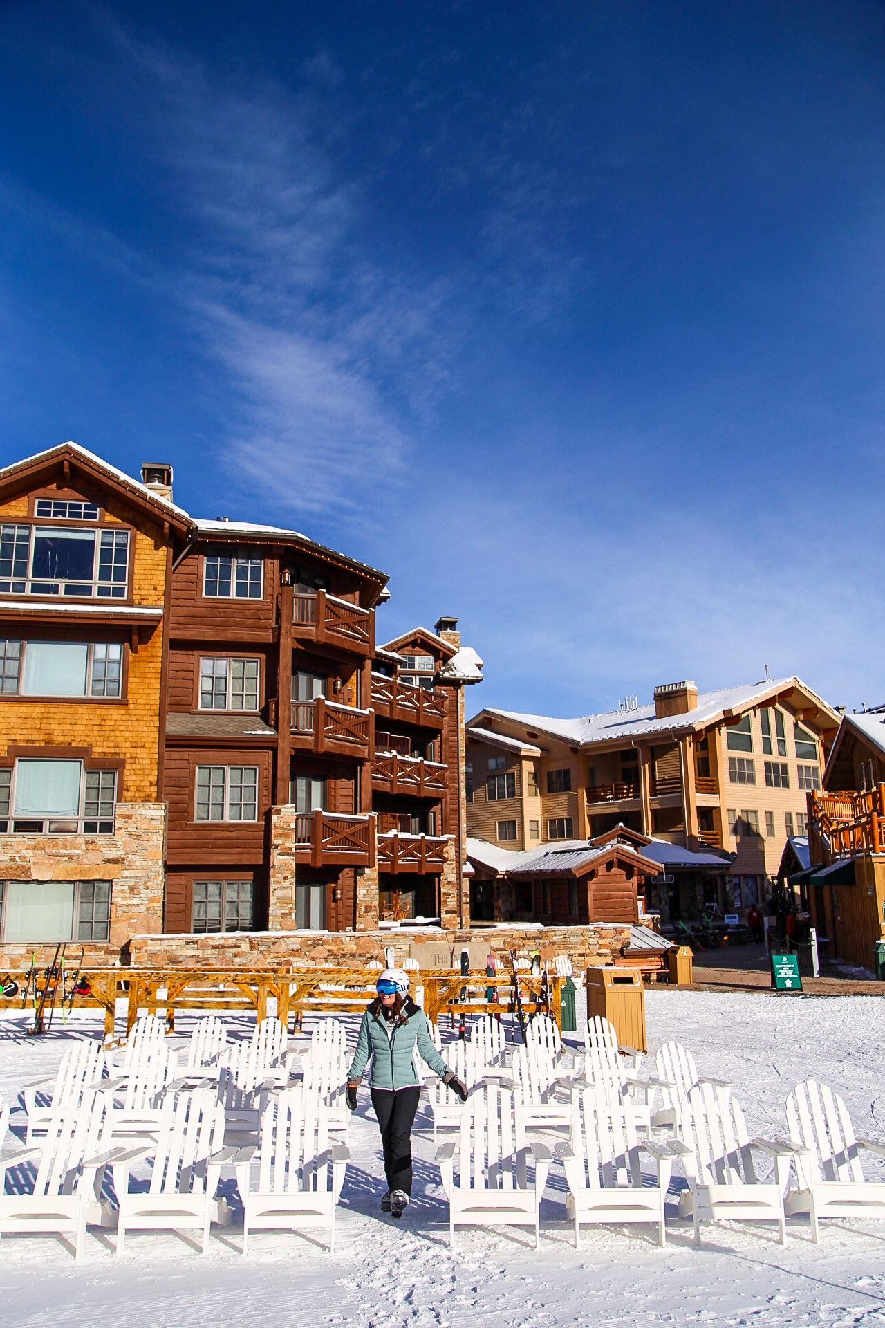 Tips for beginner skiers, ikon pass tips, skiing essentials, skiing products, what to know as a beginner skier, MIPS helmets, what does a beginner skier need?, a beginners guide to skiing, tips for adult skiers learning to ski, beginner skier tips