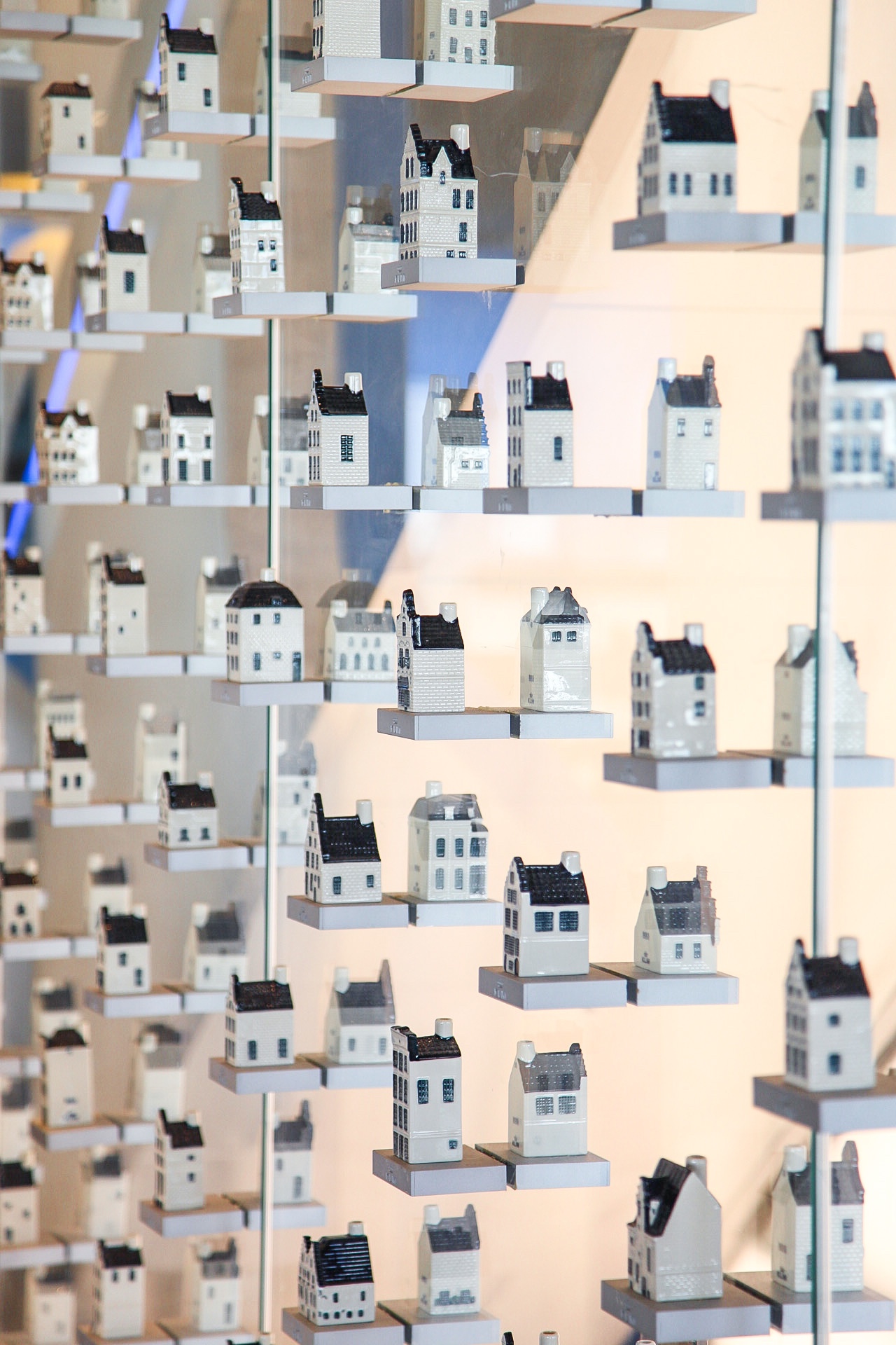 1. Best airport lounge experience
2. Exclusive lounge access
3. Ultimate comfort at KLM Crown Lounge
4. Schiphol Airport travel tips
5. Unwind in style at Amsterdam Schiphol
6. Business travel amenities
7. First class passenger perks
8. Lounge pass benefits
9. KLM Crown Lounge amenities
10. Luxurious airport lounge services